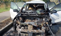 Auto prende fuoco in via Mentana: intervengono i Vigili del fuoco