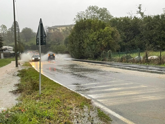 Maltempo sul Comasco: allagamenti, alberi caduti e fiumi esondati