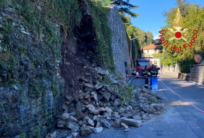 Crolla un altro muro di contenimento sulla Vecchia Regina: traffico alternato