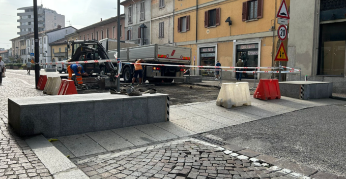 Lavori in piazza Roma a Mariano: i commercianti protestano, ma i parcheggi già oggi sono disponibili