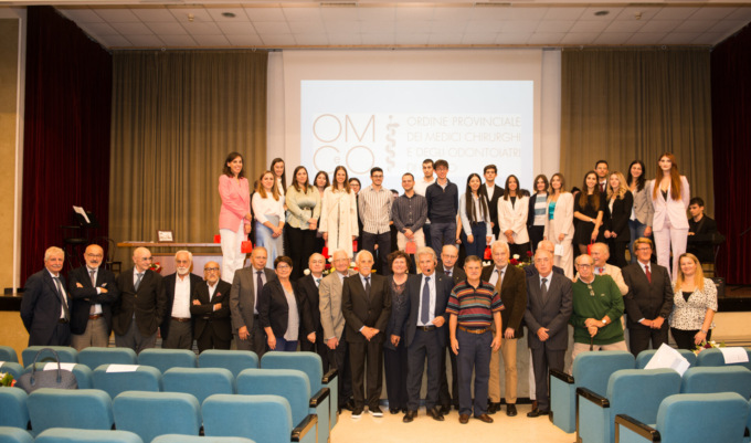 L’Ordine dei medici di Como premia 61 iscritti con 50 anni di professione