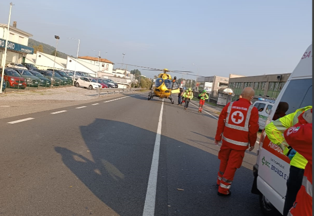 Incidente auto-moto sulla Briantea, 58enne in ospedale in codice rosso