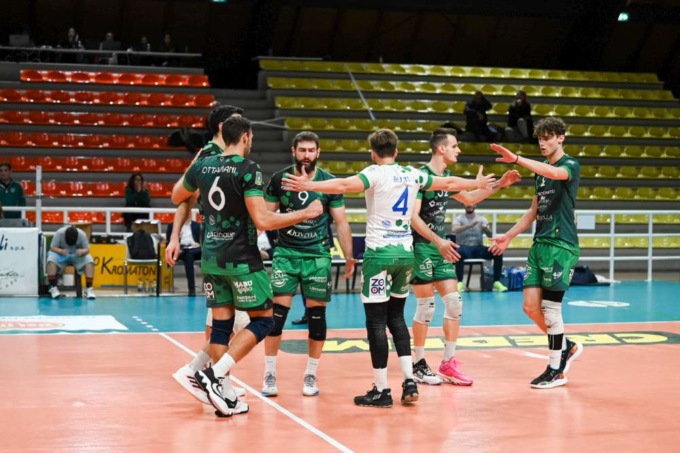 Pool Libertas cade in casa: grande rimonta di Reggio Emilia