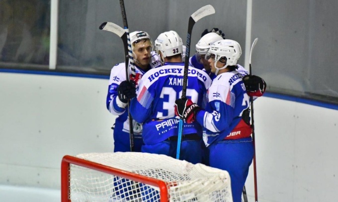Hockey Como: super impresa dei biancoblù che all’overtime espugnano Pergine e si portano 2-1 nella serie