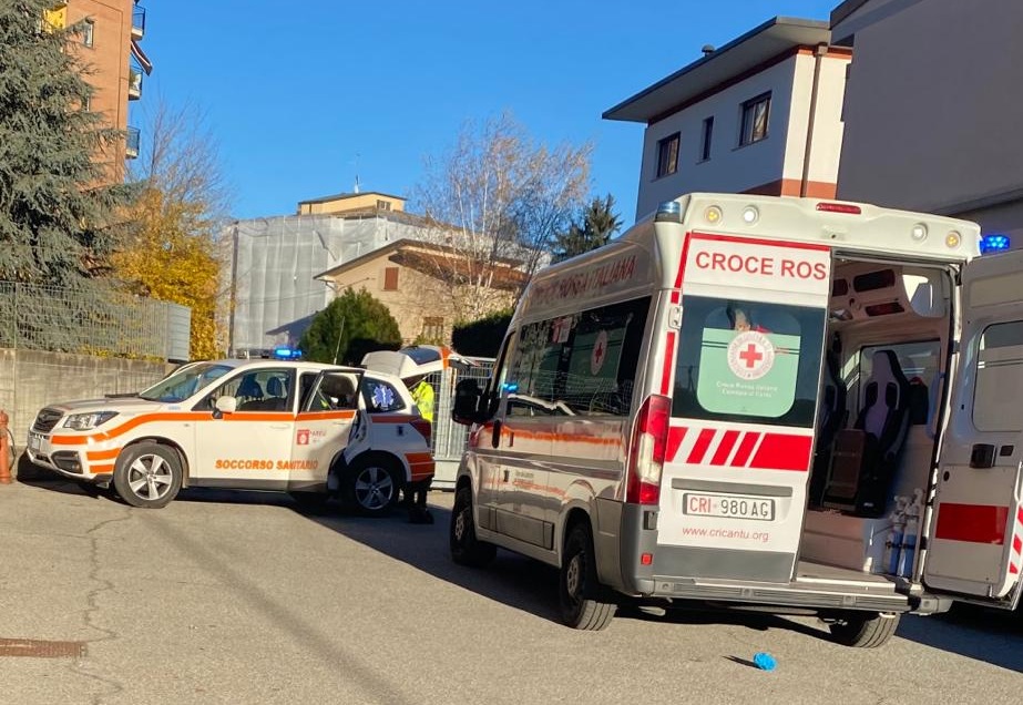 Donna trovata morta sul pianerottolo