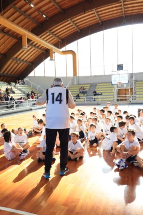 Pol Comense piccoli atleti con Marzoarati