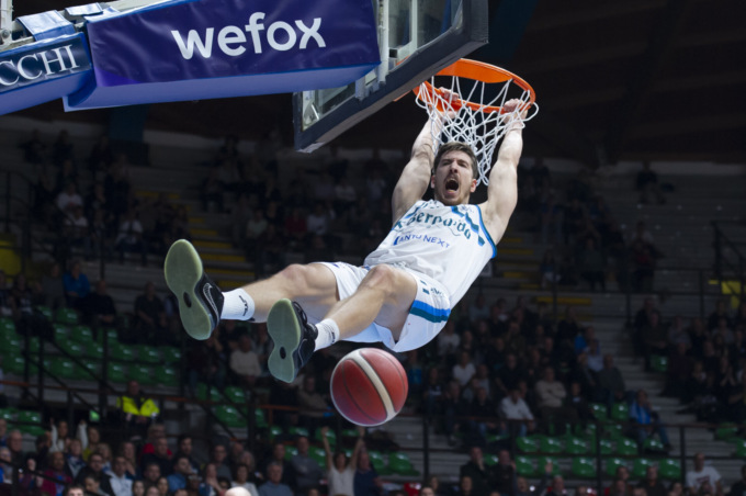 Cantù vince ancora al PalaDesio, battuta Monferrato. Cagnardi: “Non la nostra miglior partita, ma va bene così”