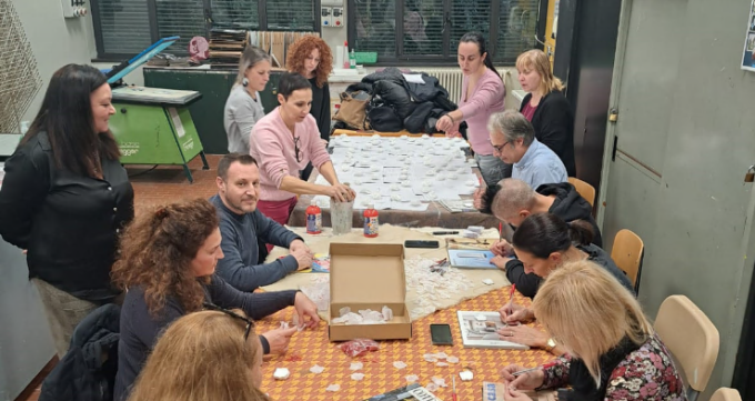 Al liceo Melotti una rosa bianca per il 25 novembre
