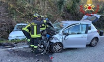 Incidente tra due auto: cinque feriti