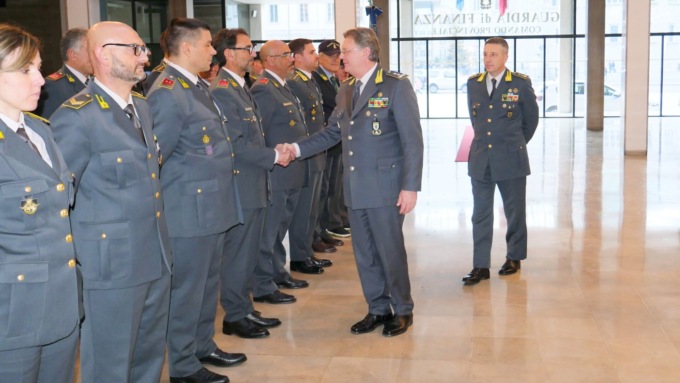 Il Generale Arbore valorizza l’impegno della Guardia di Finanza aeronavale in Lombardia