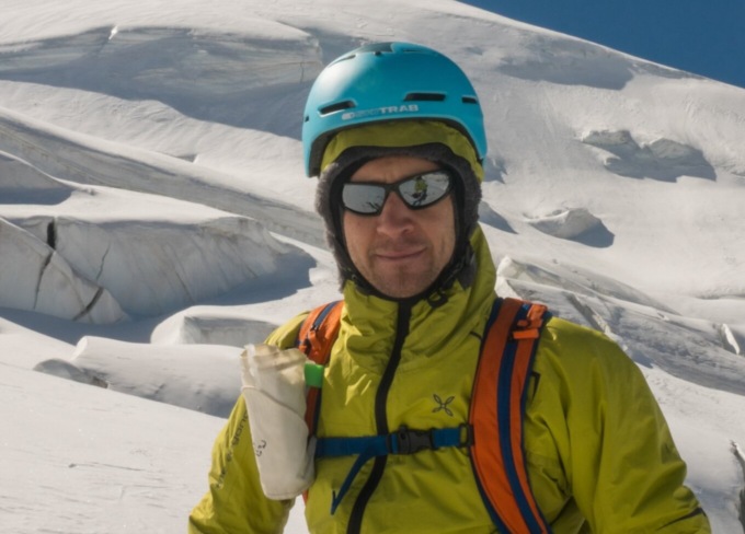 Valanga in Engadina, travolti due alpinisti: morto un 41enne comasco