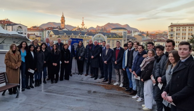 Insubria: consegnate le borse di studio del Rotary Club del Seprio a 17 studenti meritevoli