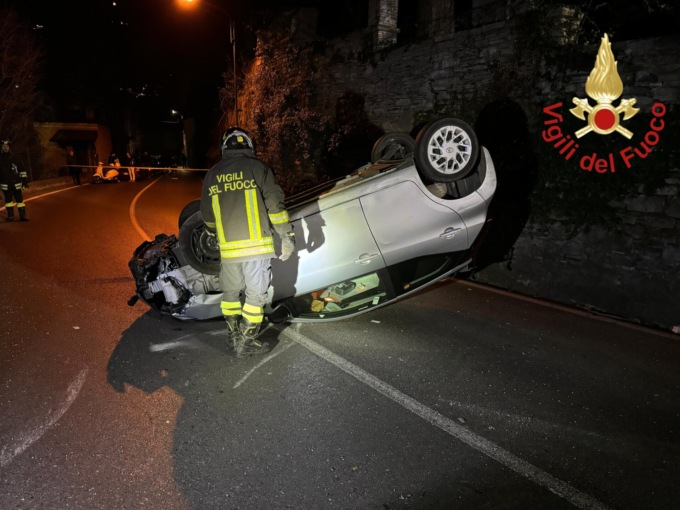Si ribalta con l’auto a Blevio: 18enne soccorso in codice rosso