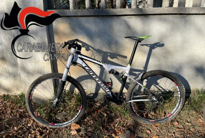 Controlli dei Carabinieri: smantellati due bivacchi e ritrovata una bici da 2mila euro