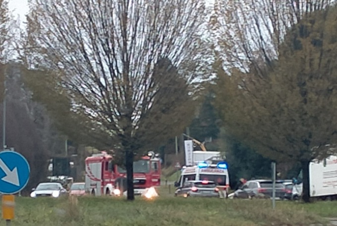 Incidente a Mariano: auto finisce nel canale di scolo delle acque pluviali