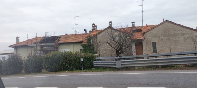 Incendio al ristorante Armilla: in fiamme il tetto