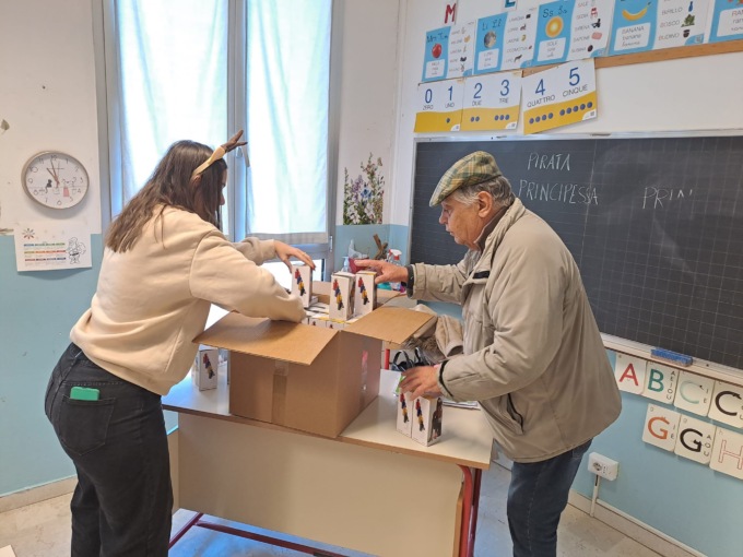 Atel Lipomo: consegnate le borracce in alluminio agli alunni della primaria