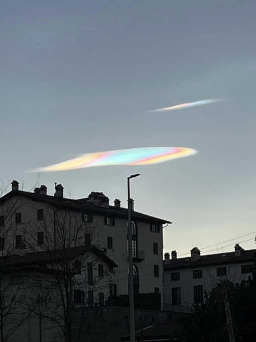 Nuvole arcobaleno