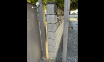 Muri pericolanti a scuola e al cimitero: si pianificano gli interventi