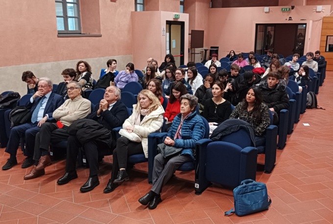 Al via la nuova edizione di YouthBank, la banca dei giovani: pubblicato il bando 2023/24