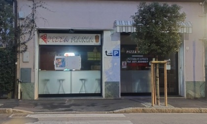 Spari nella notte contro il ristorante "Pizza Mania"