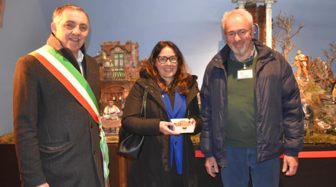 Novedrate, il ministro per le Disabilità Locatelli in visita alla Mostra dei presepi