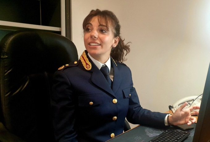 Segue e aggredisce l’ex moglie in centro a Como: arrestato 38enne di Mozzate