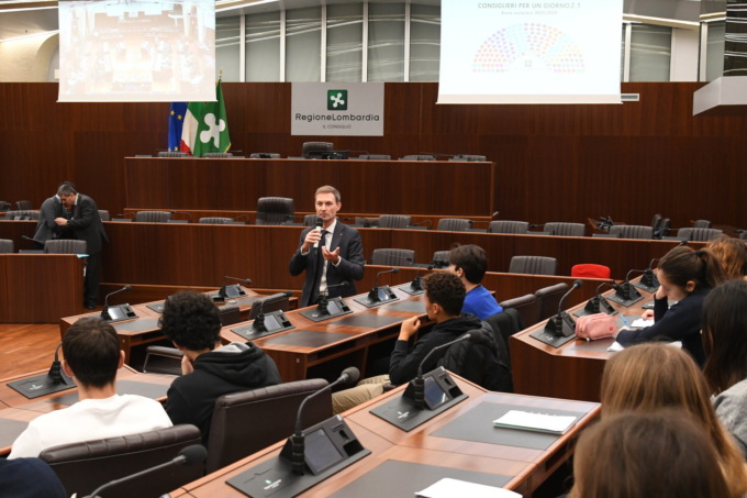 Gli studenti del Romagnosi di Erba consiglieri regionali per un giorno