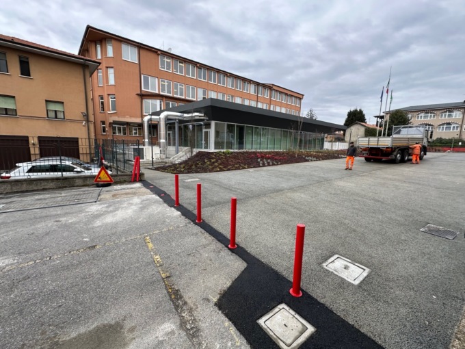 Nuova ala della scuola media, anche più sicurezza all’ingresso e all’uscita degli alunni