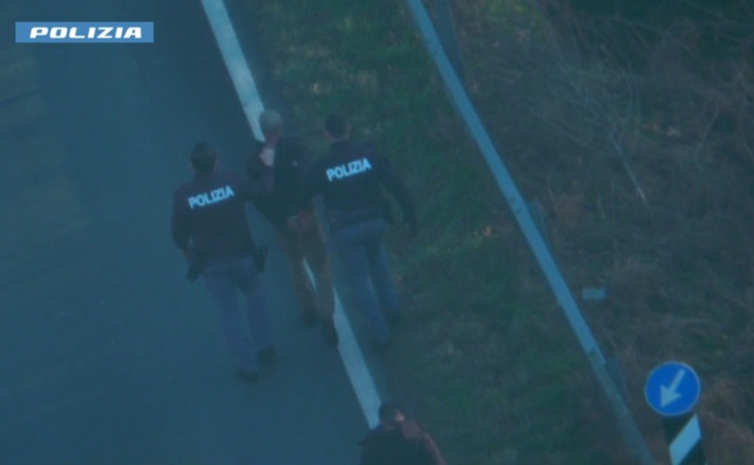 Ben 5 chili tra eroina e cocaina nel doppiofondo della macchina: due arresti