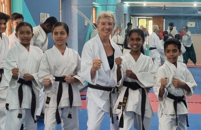 Nadia Ferluga in India per le lezioni di karate all’orfanotrofio femminile