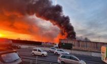 Enorme incendio alla Planet Farms: Brianza invasa dal fumo