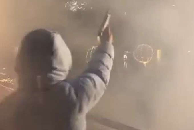 Follia “baby gang”: spari di pistola la notte di Capodanno in centro a Cantù