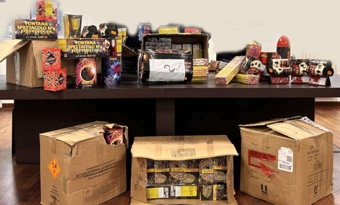 Fuochi d’artificio illegali: sequestrati 1.300 chili di botti e denunciate quattro persone