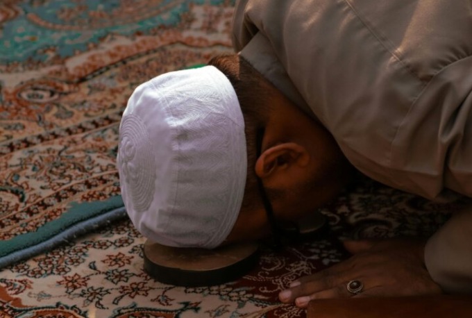 In oratorio l’incontro dal titolo “Mai sottomessi, cronache di un’Europa islamizzata”, è polemica