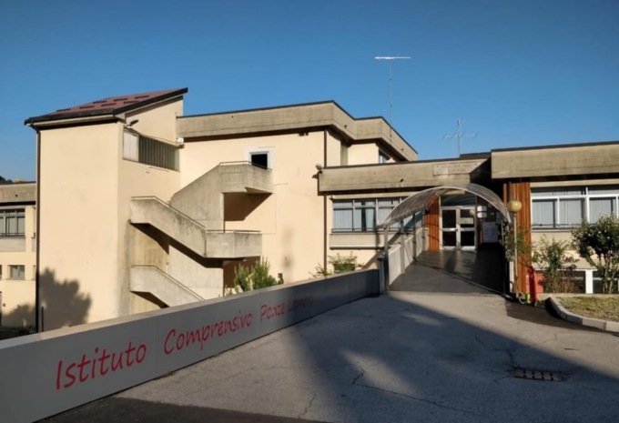 Ponte Lambro: 242mila euro per sistemare l’aula magna inagibile da oltre due anni