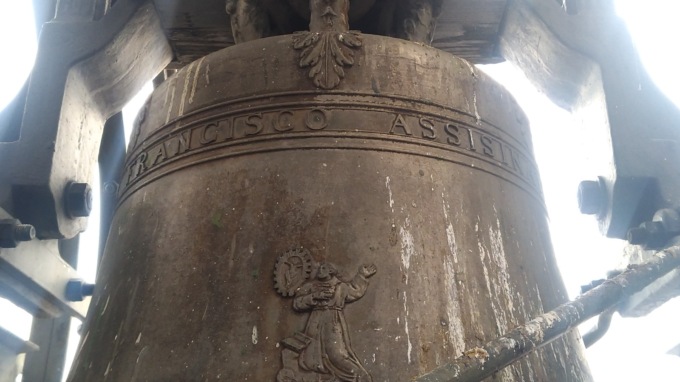Tentano di rubare la campana in chiesa, il parroco: “Saranno juventini”