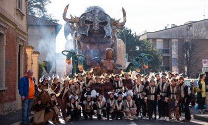 Carnevale canturino 2024, boom di spettatori alla prima sfilata
