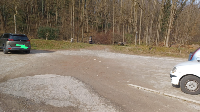 Gomme bucate ad Asnago, è tornato il vandalo