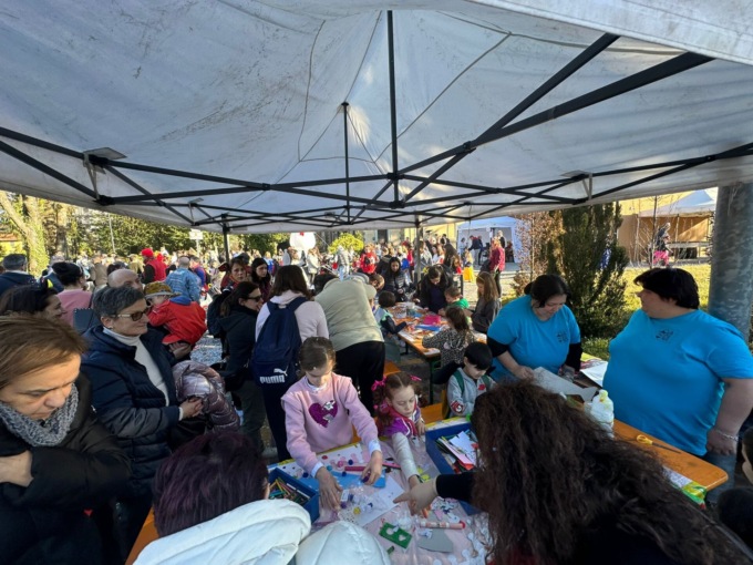 Gran pienone al Carnevale dei bambini di Olgiate. E domani la sfilata coi carri