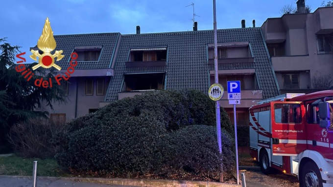 Incendio a Mariano: condominio evacuato e un uomo gravemente ustionato