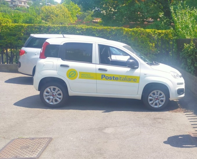 Tenta di rubare un’auto delle Poste, espulso dal Prefetto