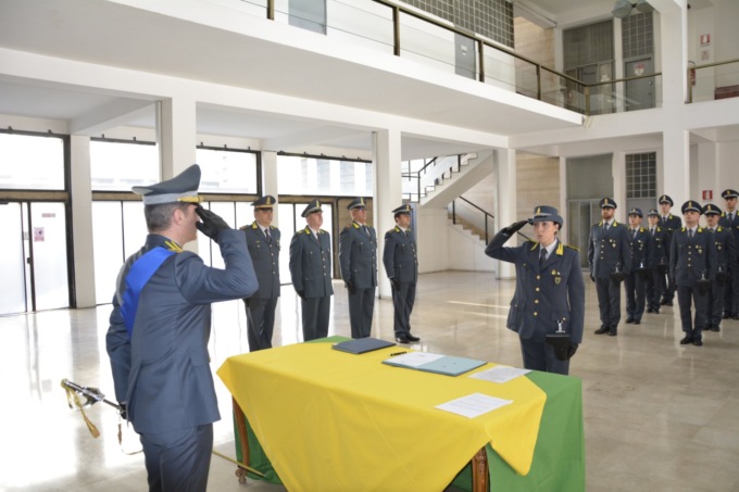 Le Fiamme gialle accolgono 24 finanzieri: giuramento solenne a Palazzo Terragni