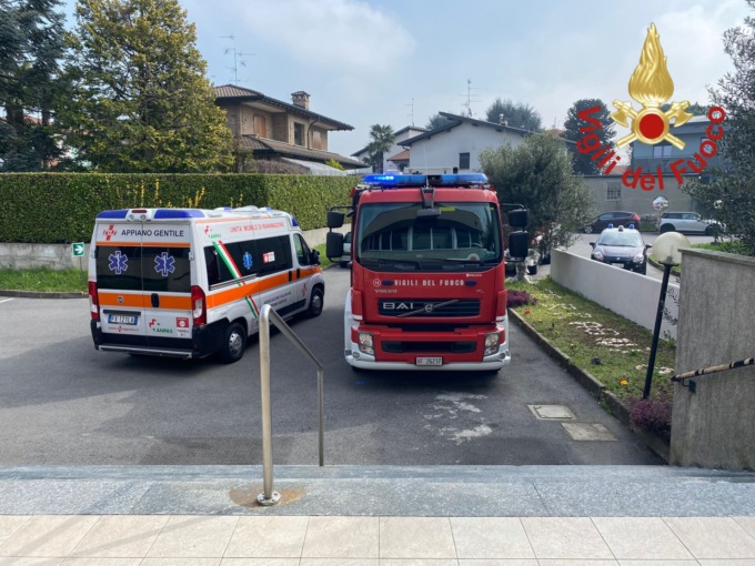 Spray urticante nei bagni del “Terragni”, dipendente colpito da malore