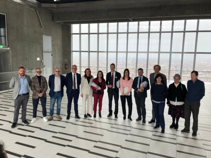 Consegnate in Regione le 14mila firme per rilanciare l’ospedale di Menaggio