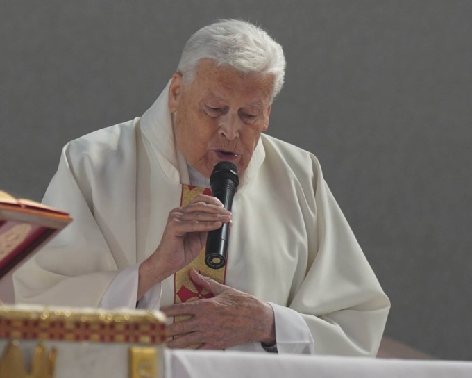 Bulgarograsso e Capiago piangono don Pietro Snider