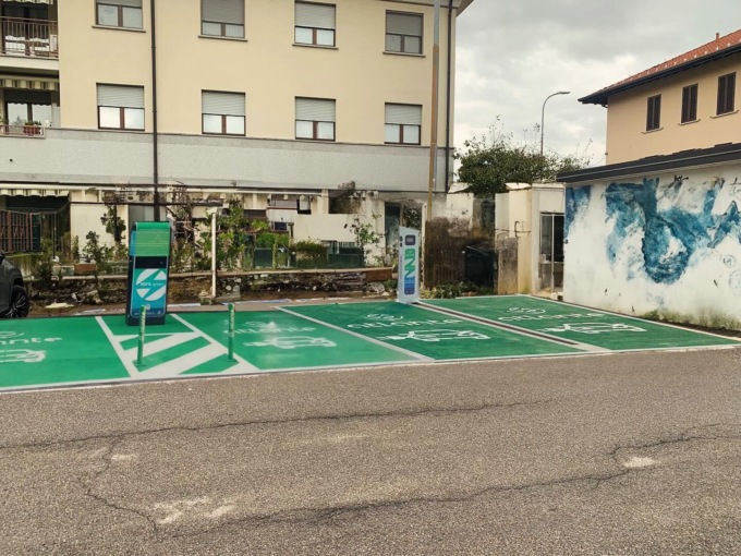 Arrivano le colonnine elettriche