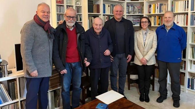 La biblioteca e l’archivio di Carlo Sini all’Insubria: testi e documenti del filosofo consultabili dal pubblico