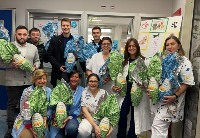 Pasqua solidale all’ospedale di Cantù: arriva un dono per i bambini in Pediatria