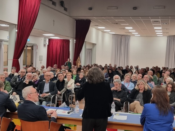 Oltre 200 persone all’evento Dem: “C’è la necessità di riformare la politica sanitaria in Regione”